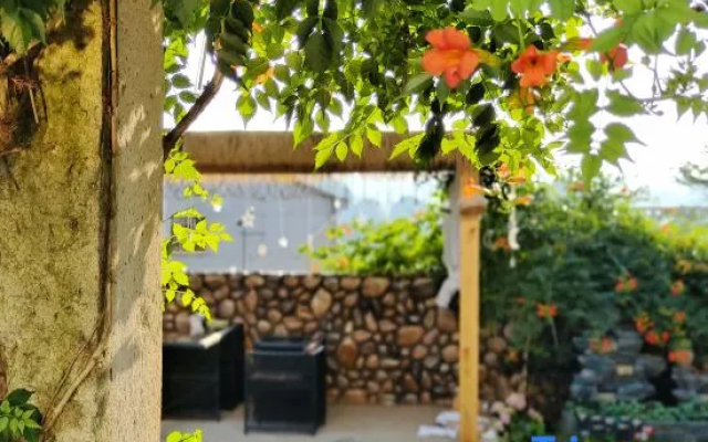 Xinchang Qiyunju Homestay (Xiayanbei Village)