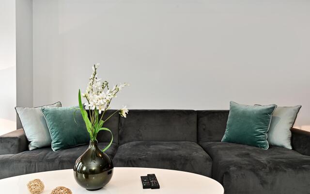Amazing Mayfair 2 Bedroom 2 Bath Air Conditioned
