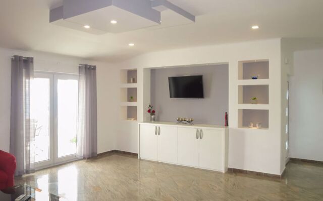 Andrijana (SRD401) 42422