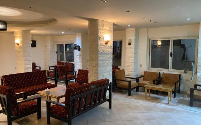 Oasis Hotel Apartments