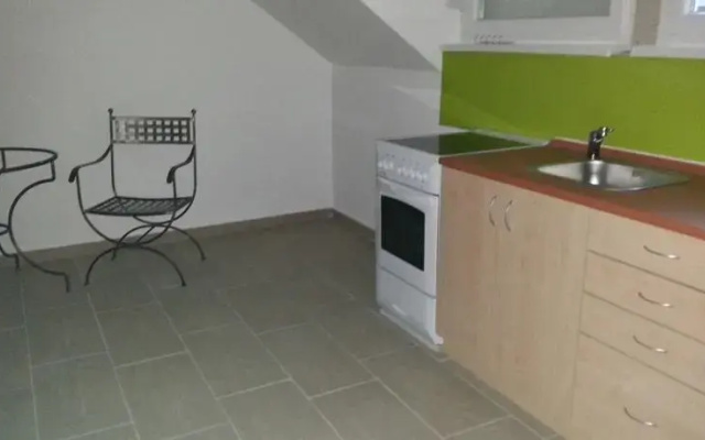 Vivien Balatoni Stúdió Apartmanok