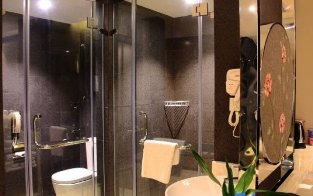 Weishang Hotel (Xichang Moon Lake Park)