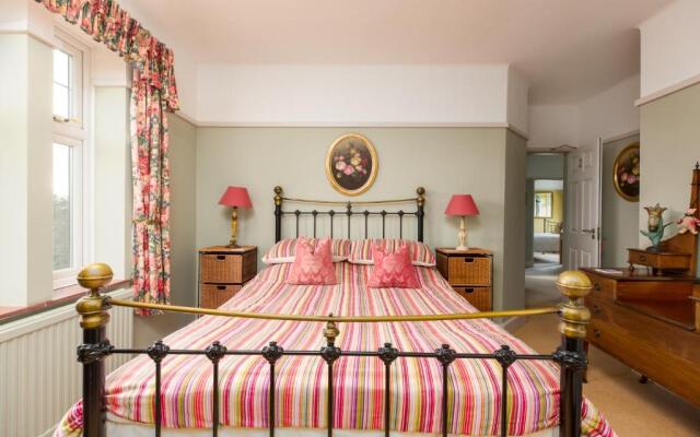 Chestnut Grove Bed And Breakfast