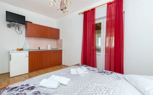 Apartments and Rooms Stjepan