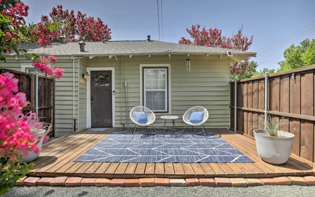 4 Mi to Dtwn: Dallas Gem w/ Furnished Patio