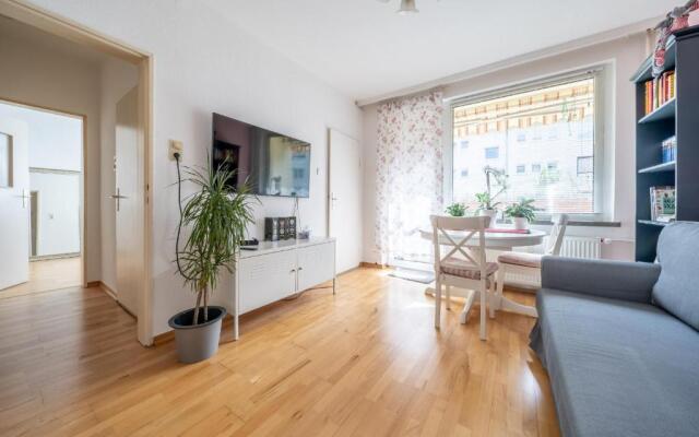 ID 7030 - Private Apartment