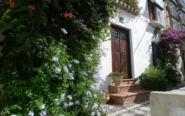 Alhambra Hill Apartments