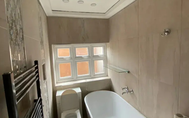 BowChumpHaus - Luxurious 5 Bedroom House - Birmingham