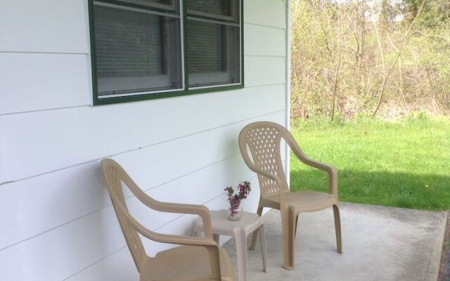 Baumann's Brookside Resort