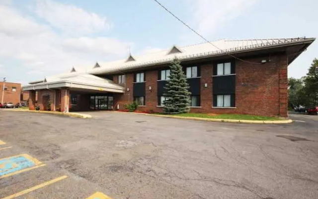 Travelodge Hotel Montreal Airport