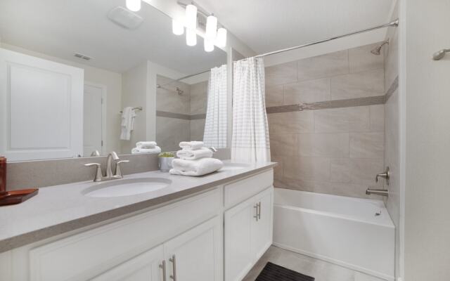 4 Bedroom Storey Lake Vacation Home