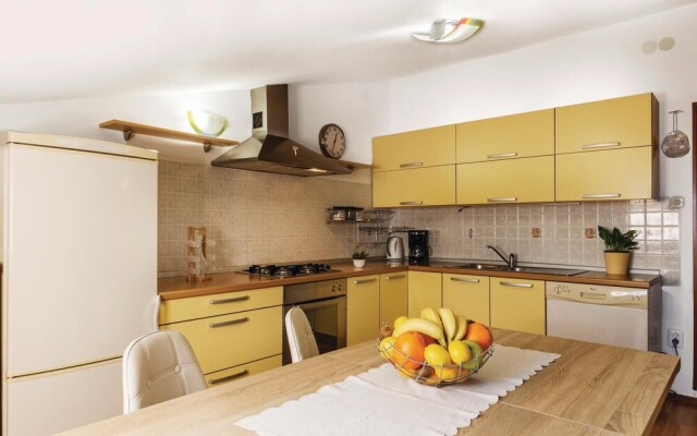 Amazing Home in Fazana With Wifi and 2 Bedrooms