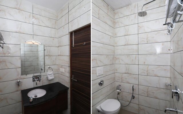 Omang Hotel by OYO Rooms