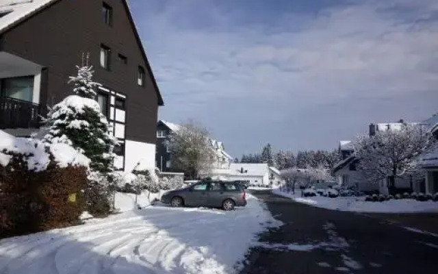 Dr. Surenstrasse 11-S