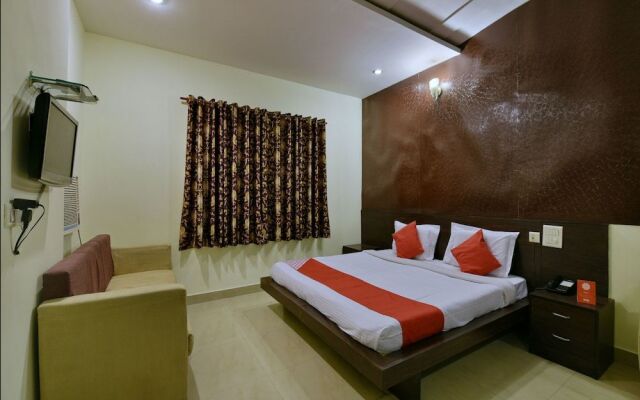 OYO 11754 Hotel Classic 7