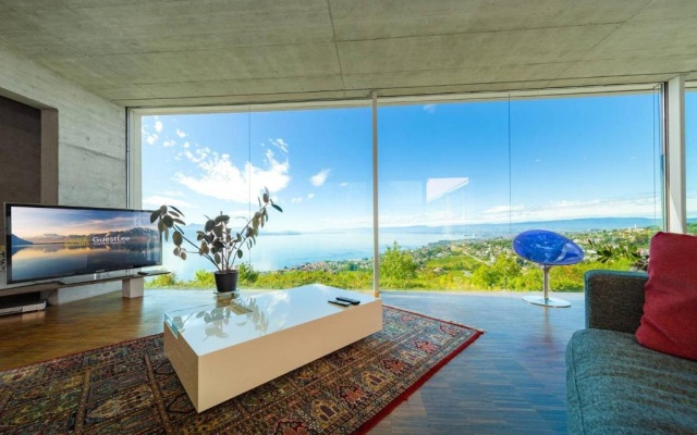 Luxury & Modern 4BD Villa with Panoramic Lake View by GuestLee – Guest Rooms – Lutry