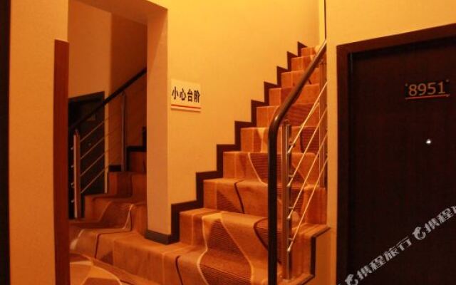 Super 8 Hotel Chengdu West Near BaiCaoLu Subway St