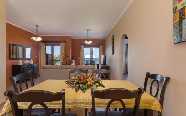 Venetico Beachfront Apartments & Suites - Sea View Apartment