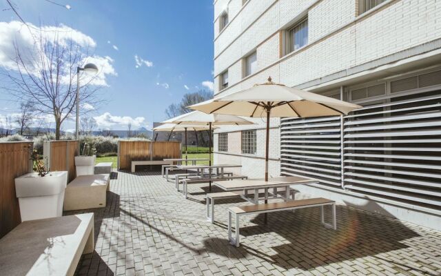 Albergue Residencia Universitaria Resa Los Abedules - Campus Accomodation