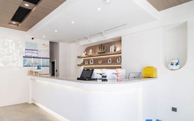 That sea in Sanya The sea infinity pool designer Meisu