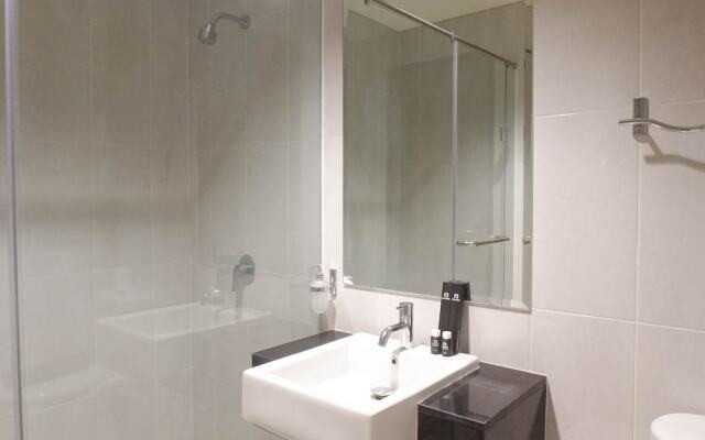 Exclusive and Vibrant 1BR Apartment at Praxis