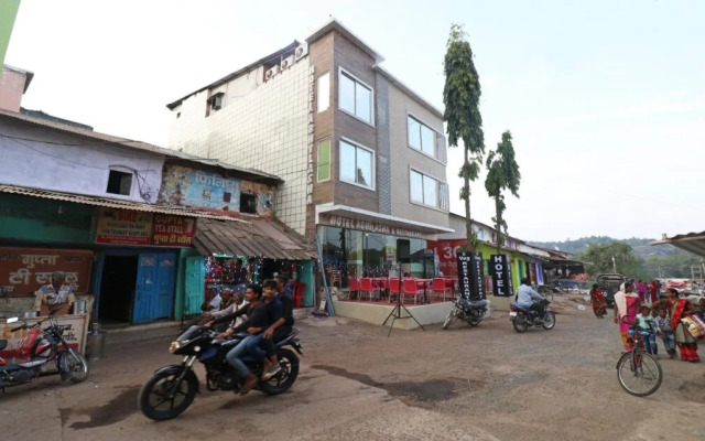 Hotel Abhilasha by OYO Rooms