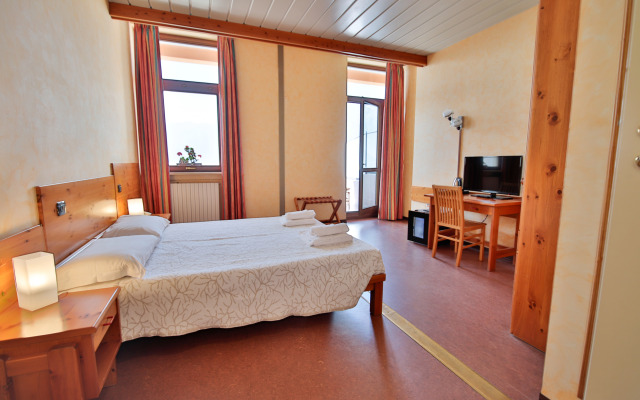 Pràcatinat Hotel & Restaurant