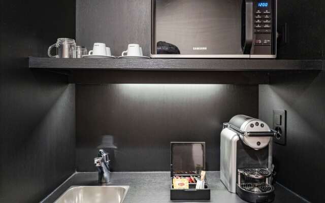 Nash Suites Airport Hotel