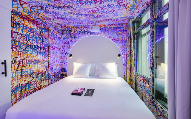 Supper Hotel