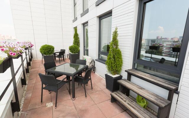 Азбука на Верхнеторговой площади 4