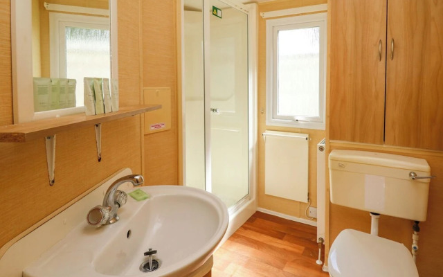 Caravan 2 at Blackmoor Farm