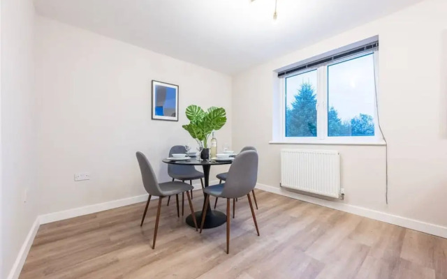Luxurious 2 Bed Central Cardiff Free EV Charge