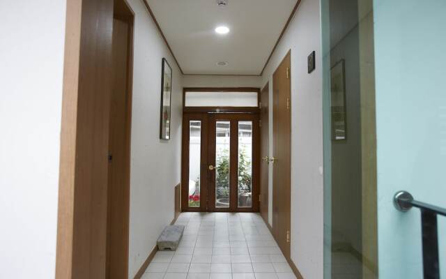 Go Woon Dang Hanok Guest House
