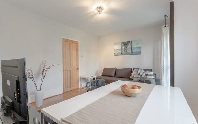 Well-located 2 Bedroom Flat Close To Angel Station