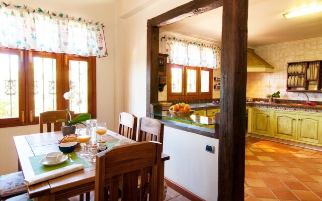Villa for 10 in Gran Canaria Near Arucas Village