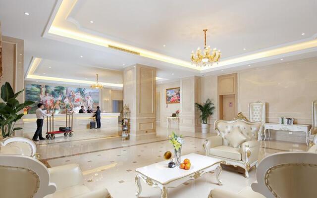 Vienna Hotel Yunnan Baoshan Yongchang Road Airport