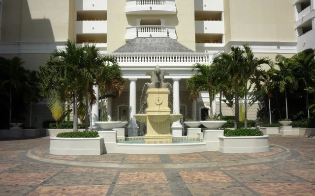 Palmyra Luxury Beach Condo