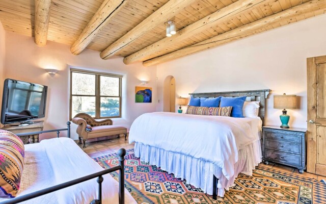 Arroyo Seco Adobe w/ Hot Tub Near Taos Ski Valley!