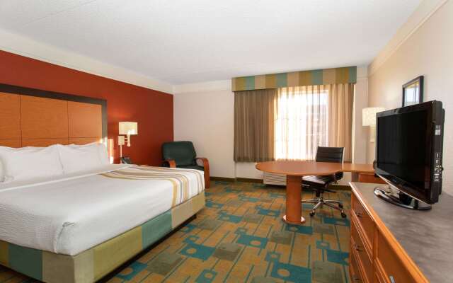 La Quinta Inn & Suites by Wyndham Denver Southwest Lakewood