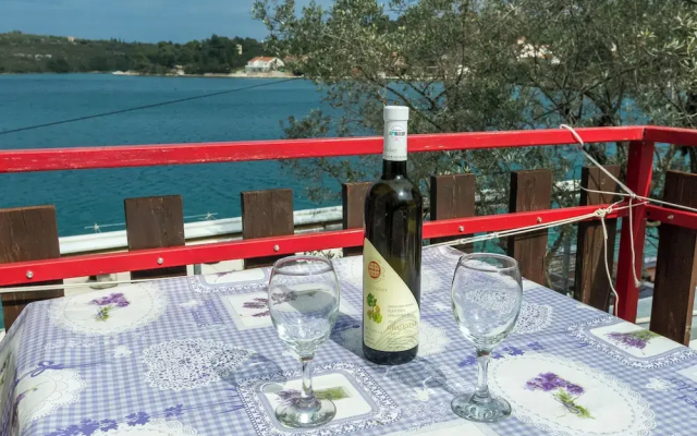 Pansion Alen-Dugi otok