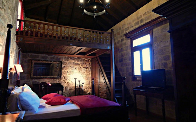 S. Nikolis Historic Boutique Hotel