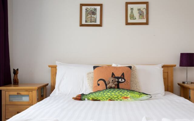 Superior Zone 2 London Apartment