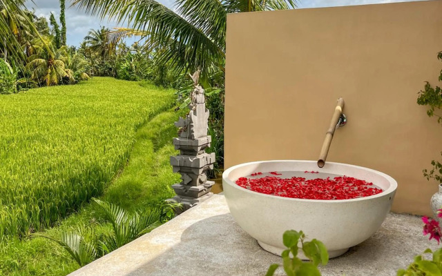 Woywoy Escape Samu (Adults Only)