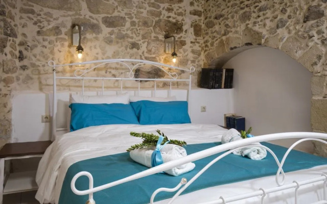 Trigono Holiday House