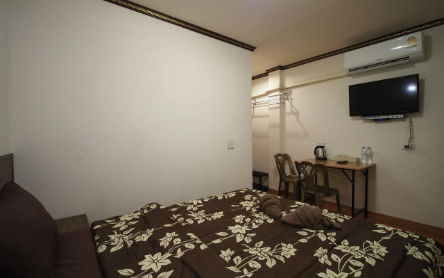 OYO 836 PK Residence