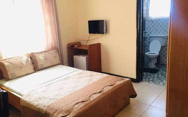 Room-single Room - Ground Floor in Accra