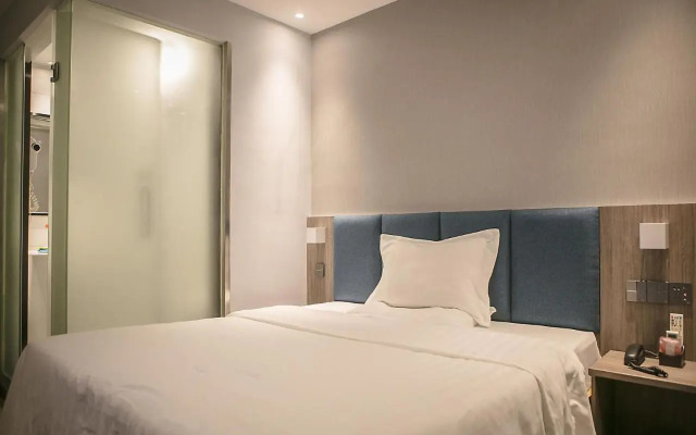 7 Premium Hotel( Zhuzilin Subway Station )