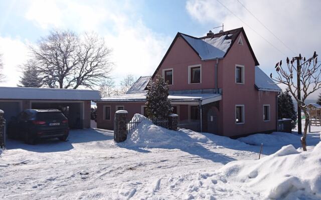 Beautiful Holiday Home In The Erzgebirge Sea Level 900 M With Large Well Kept Garden