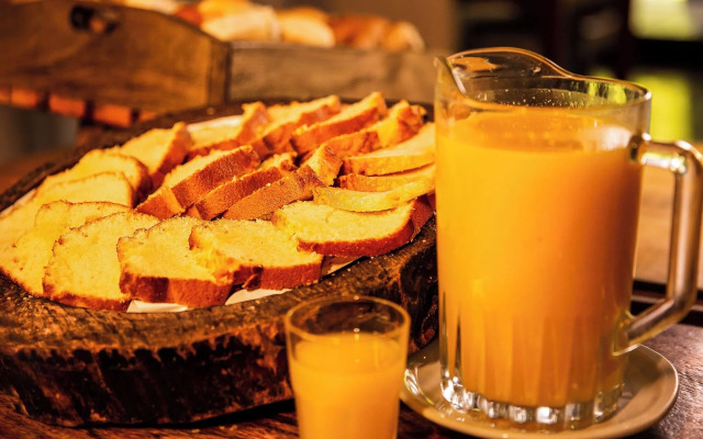 Raices Esturion Hotel