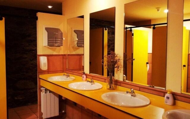 Hostal Xalet Refugi Pere Carné - Hostel